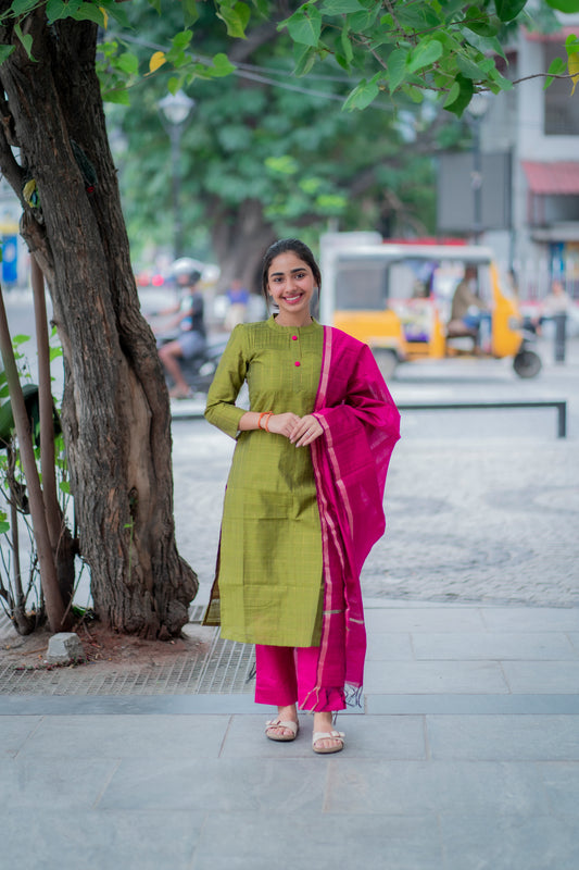 AL 463 Raw silk kurta set with duppatta (with lining)